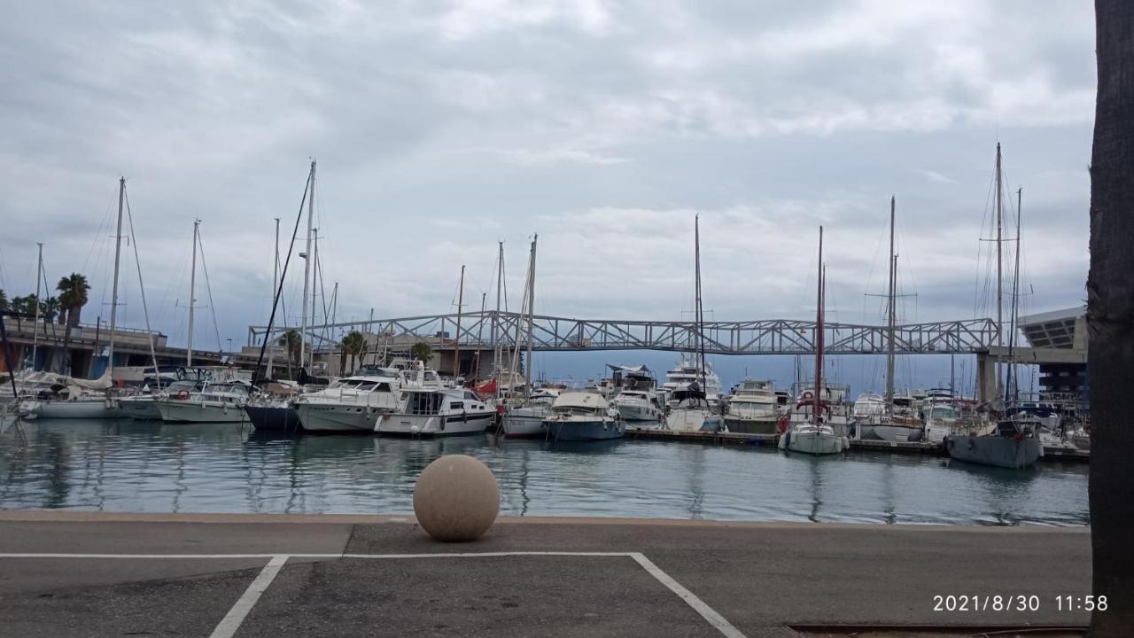 Encantador Barco En Barcelona Sant Adria de Besos Luaran gambar