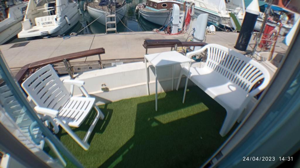 Encantador Barco En Barcelona Sant Adria de Besos Luaran gambar