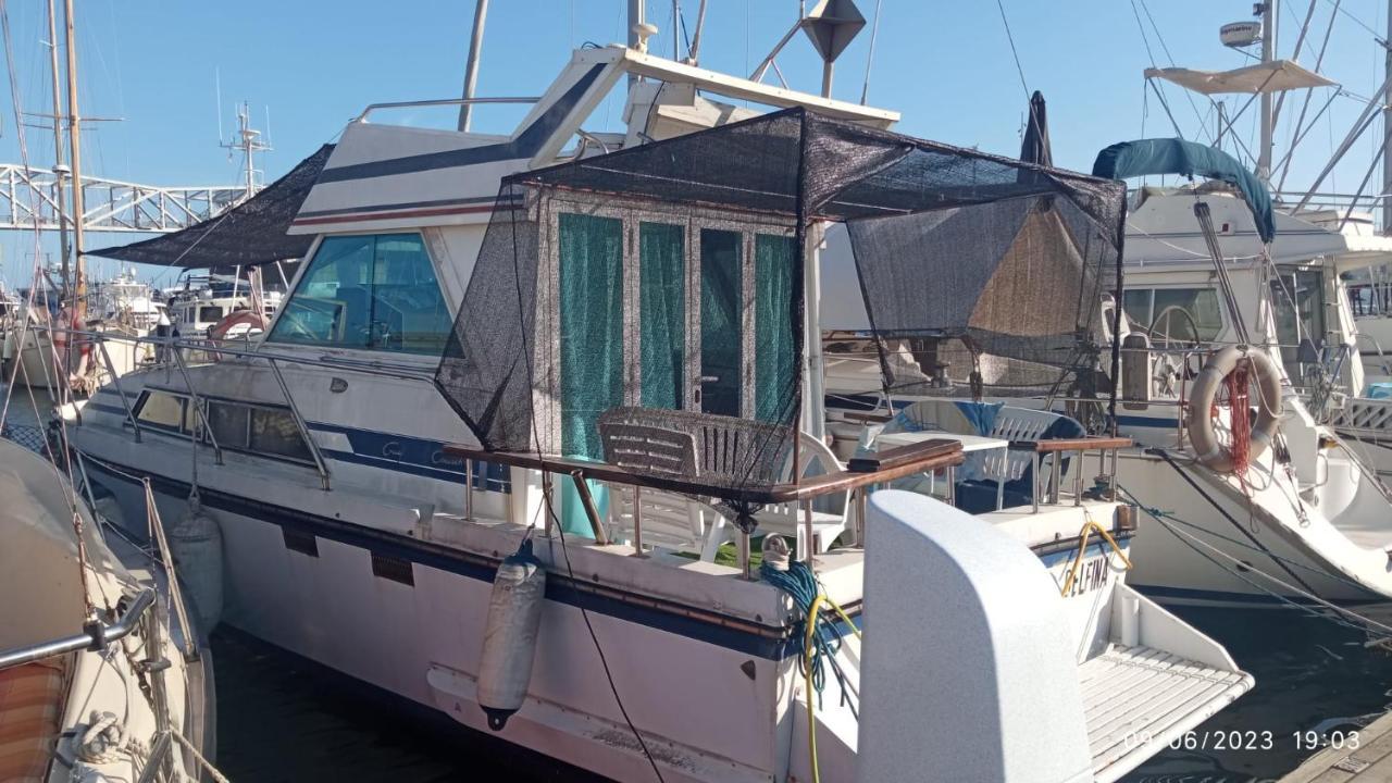 Encantador Barco En Barcelona Sant Adria de Besos Luaran gambar